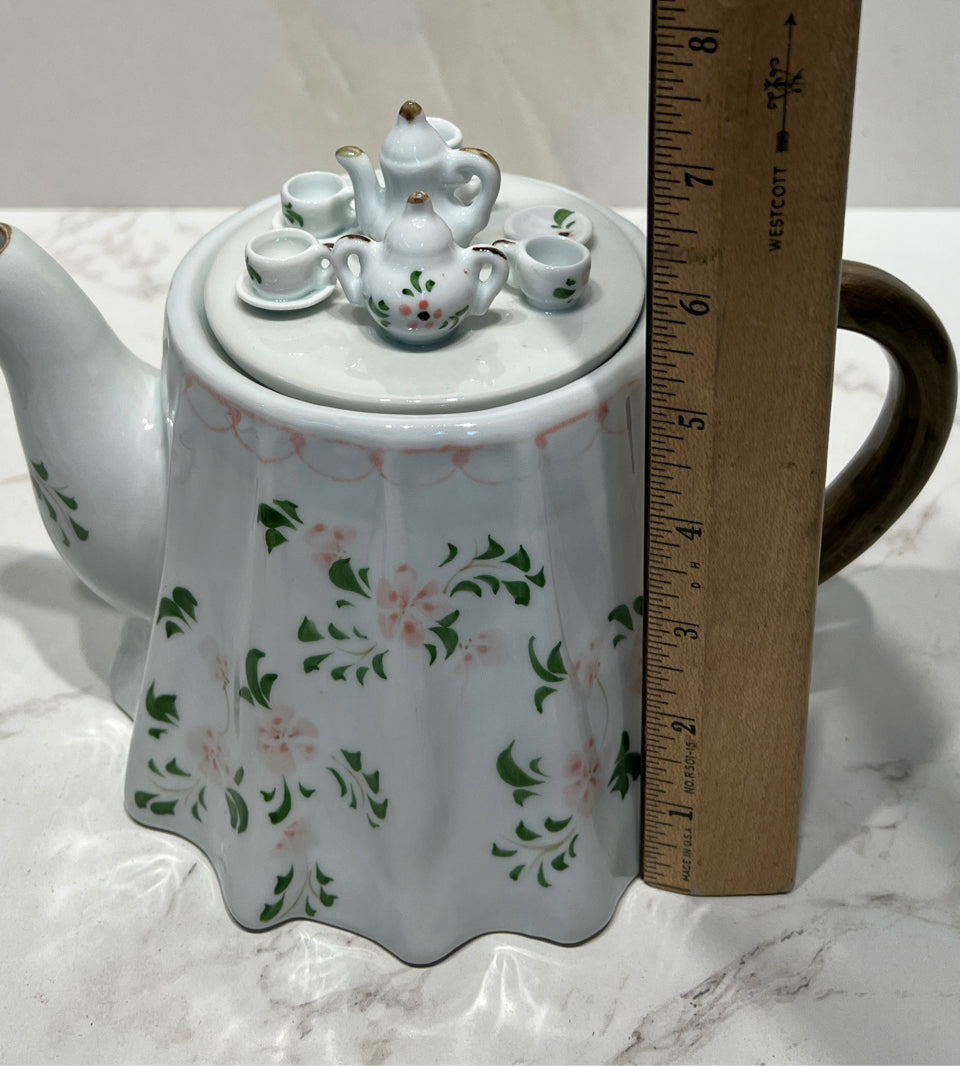Teapot