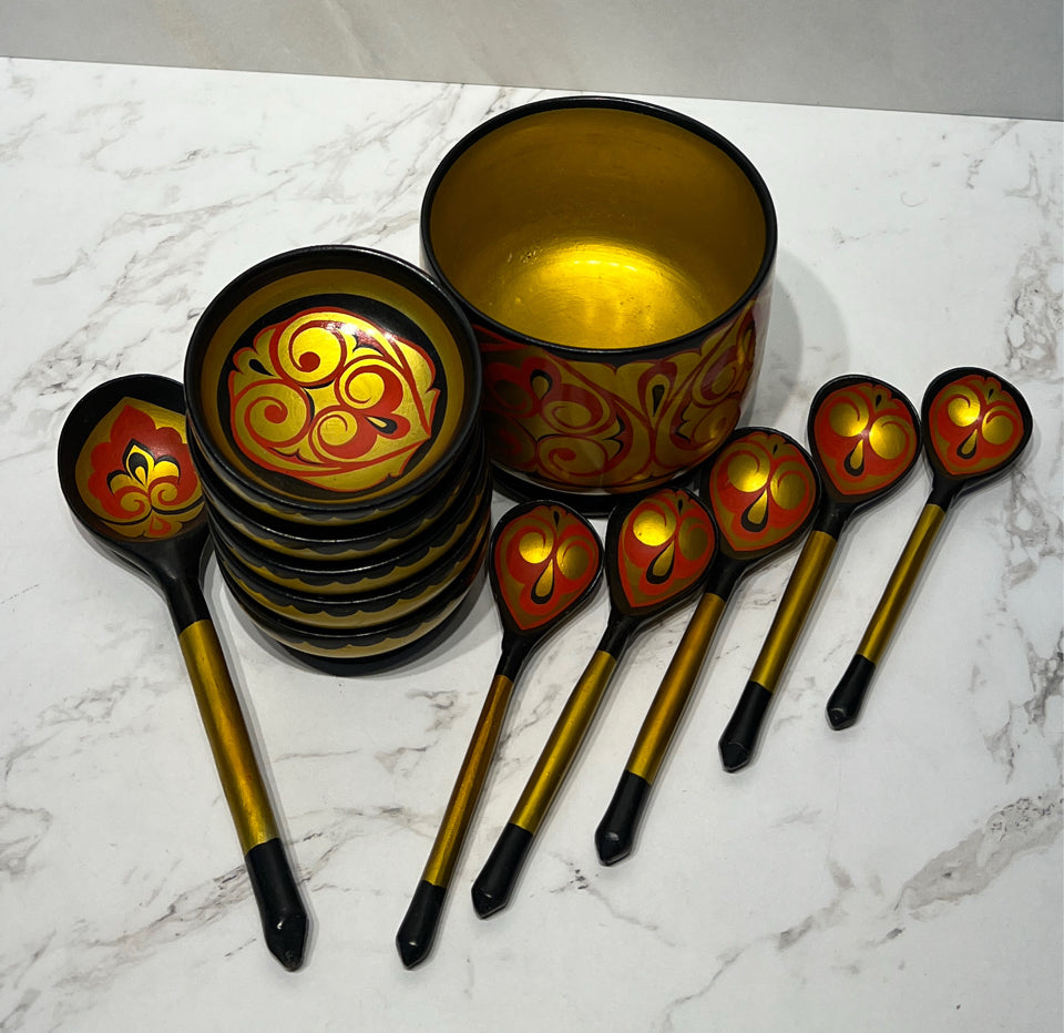 Bowl Set with Spoons