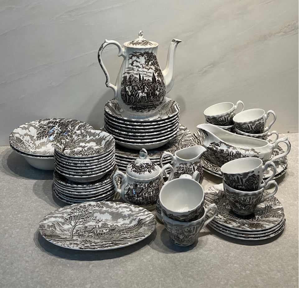 Royal Mail Dinnerware Set