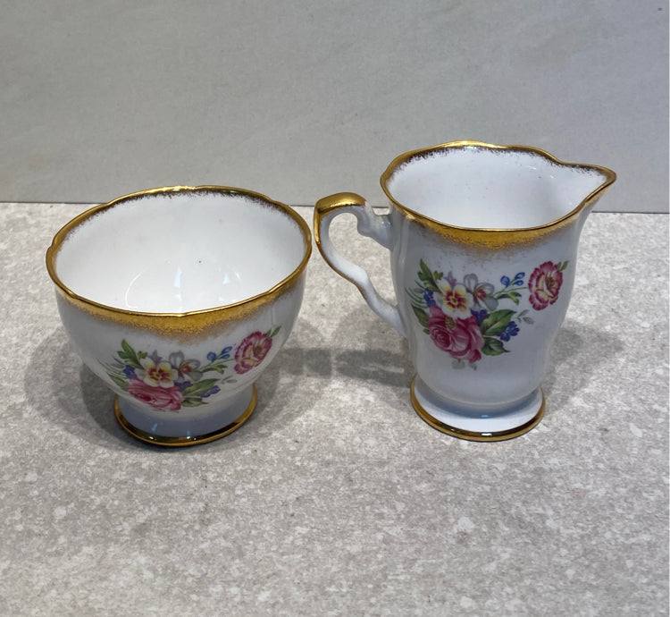 England Sugar and Creamer