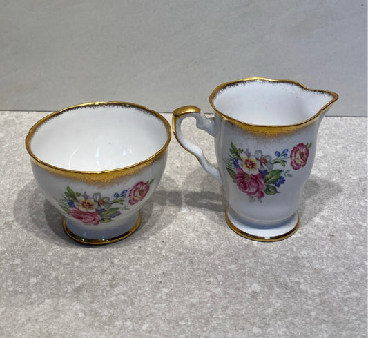 England Sugar and Creamer