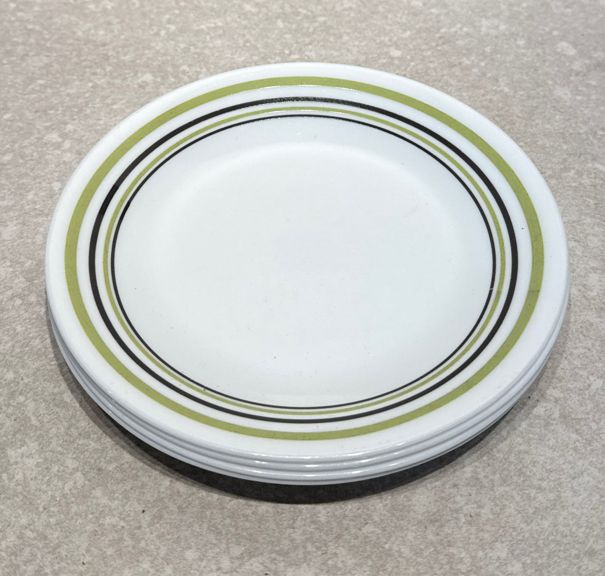 Set of 4 Corelle Plates