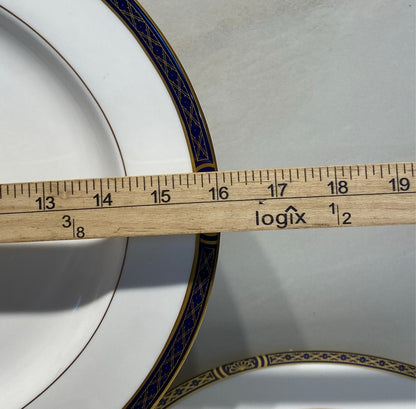 Royal Worcester Mountbatten Dinnerware Set