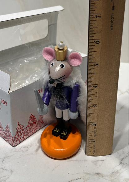 Steinback Figurine