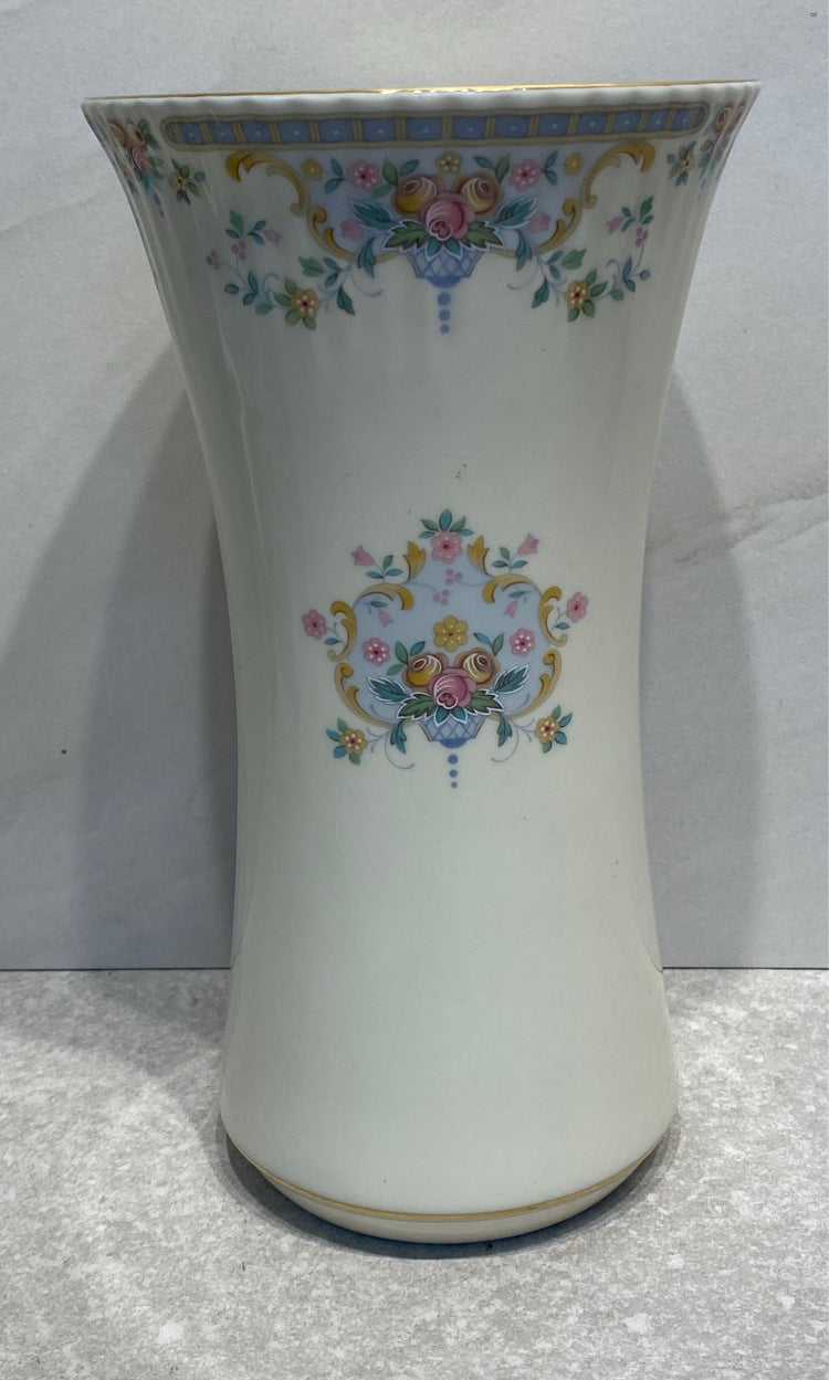 Royal Doulton Vase Juliet
