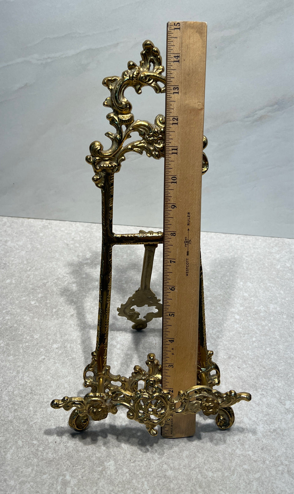 Easel