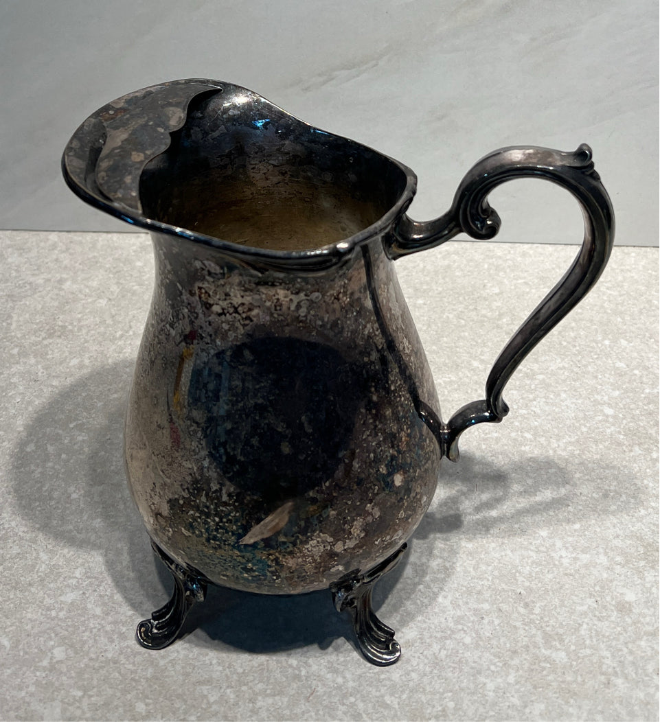 Water pitcher