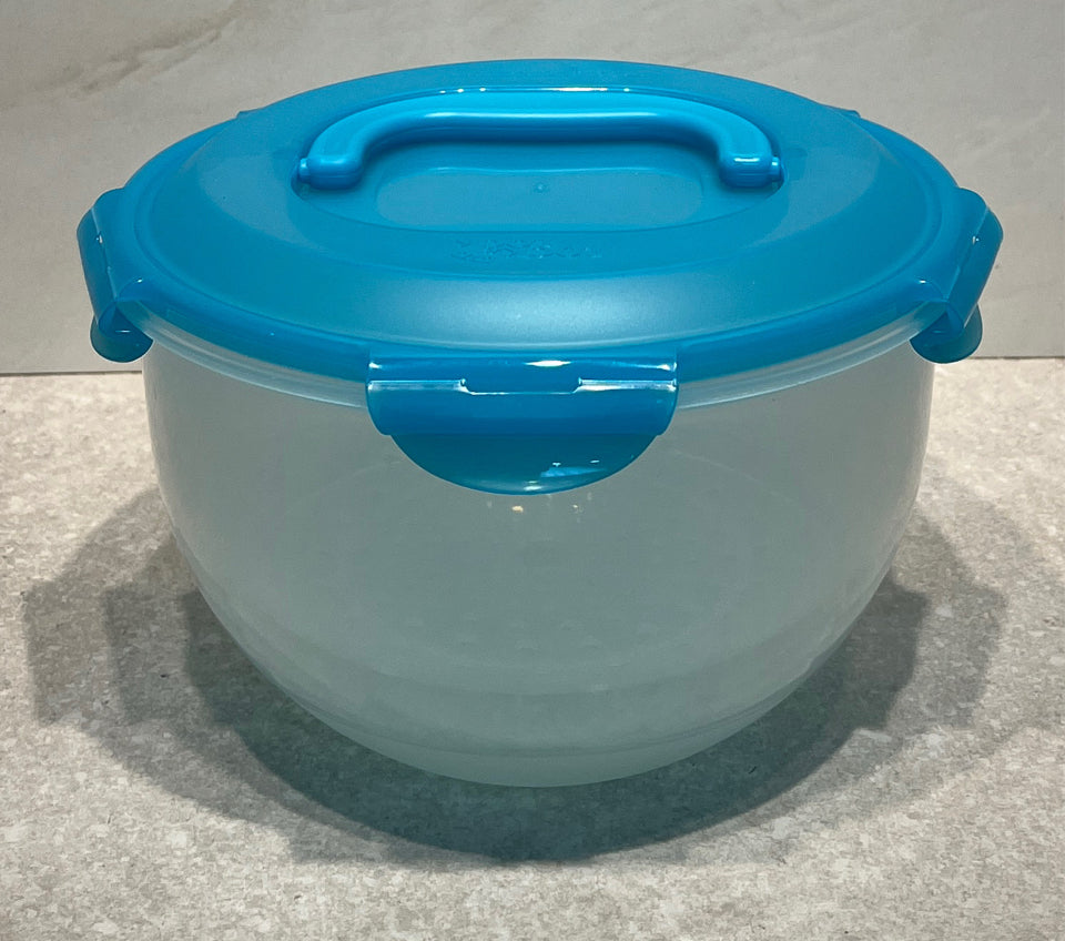 Set of 2 Lock And Lock Bowls
