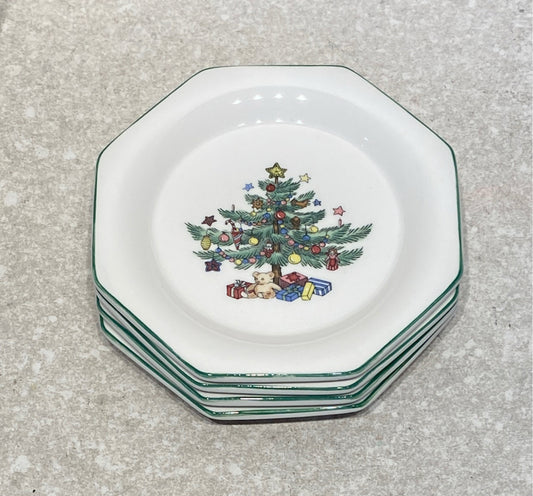 Set of 4 nikko Plates
