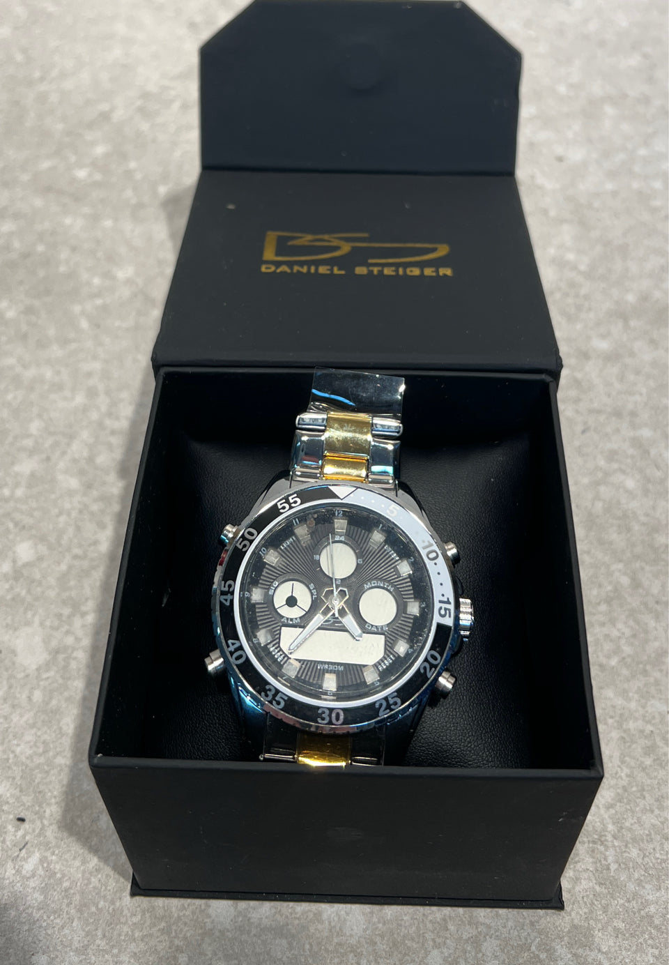 Daniel Steiger Watch - needs battery