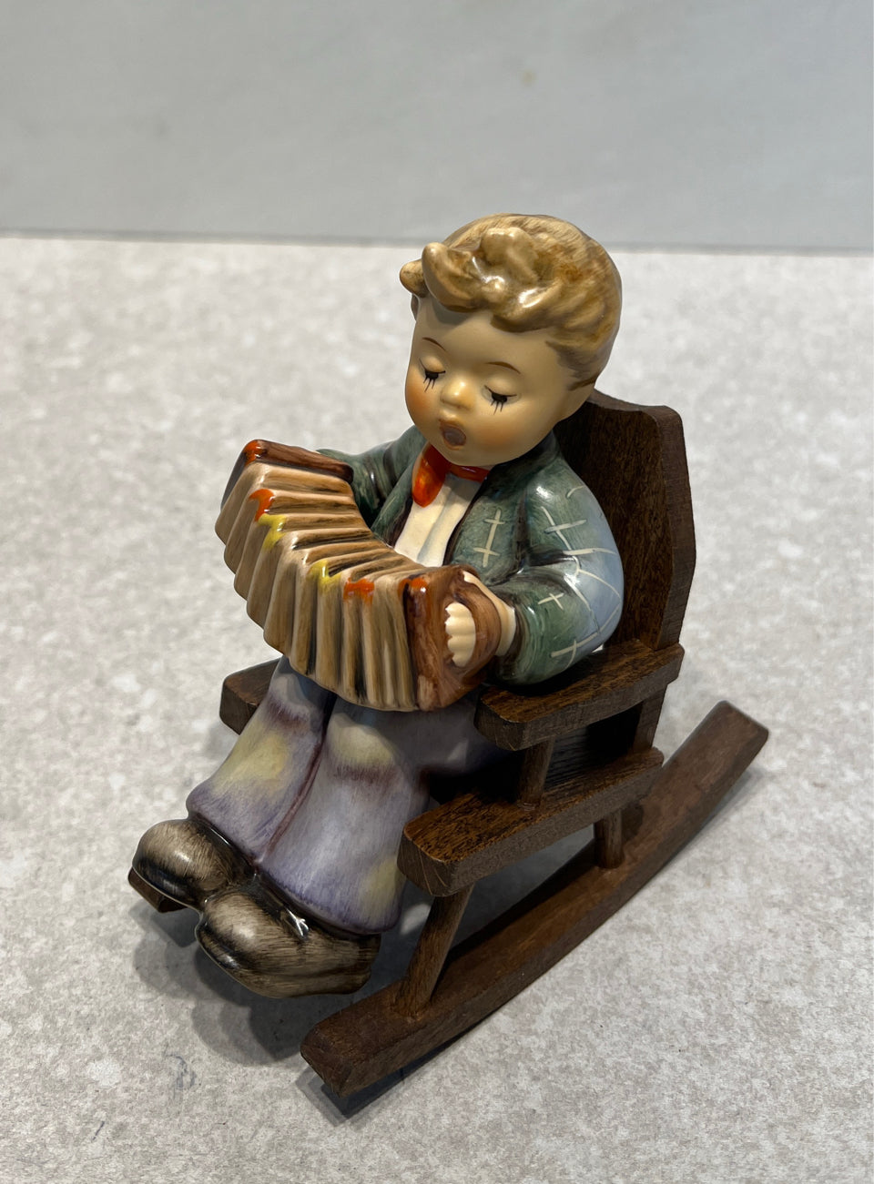 Hummel - Rocking Chair
