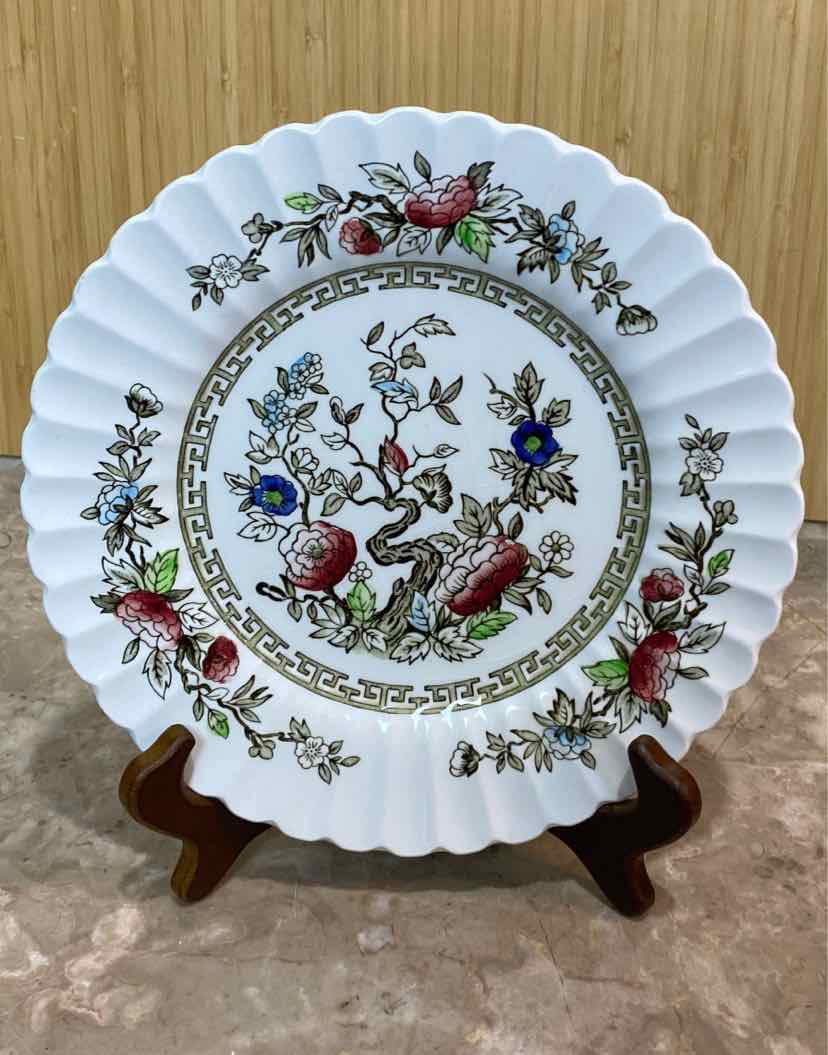 Teapot, Sugar, Creamer, & 8 Plates