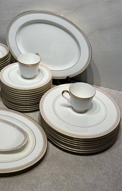 Mikasa Berkshire Dinnerware Set