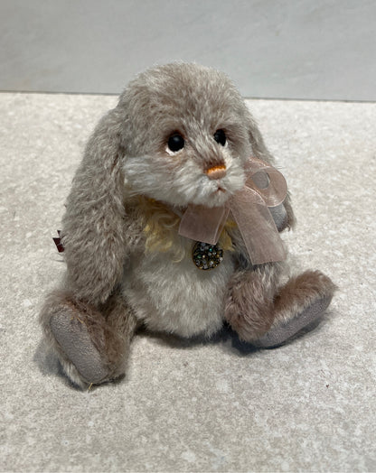 Charlie Bears - Lea