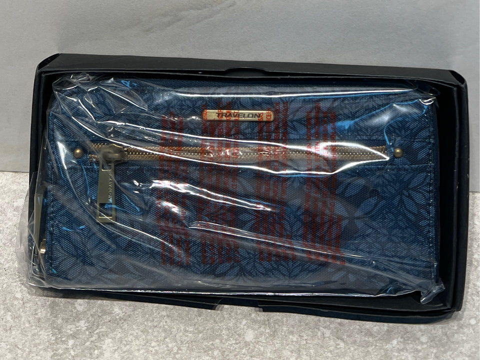 Travelon Wallet
