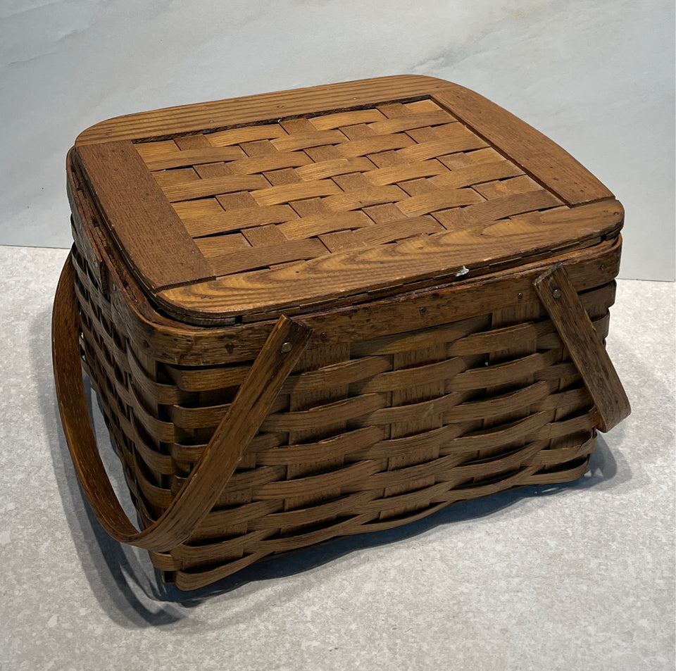 Vintage Peterboro Pie Basket