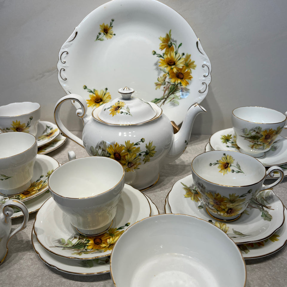 Paragon/Royal Standard Tea Set