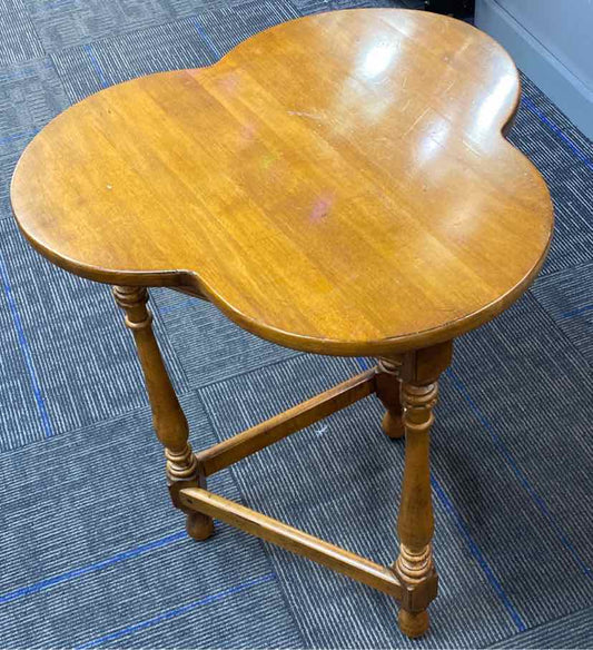 Ethan Allen Clover Leaf Table