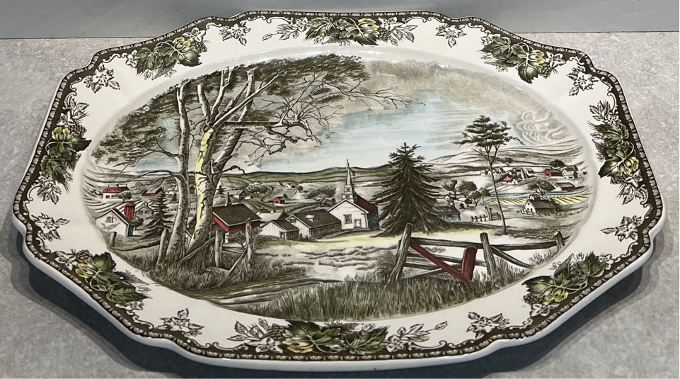 Friendly Village 20" Platter