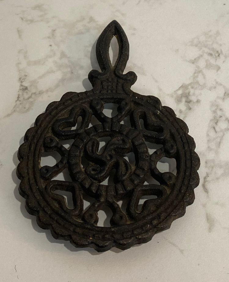Trivet