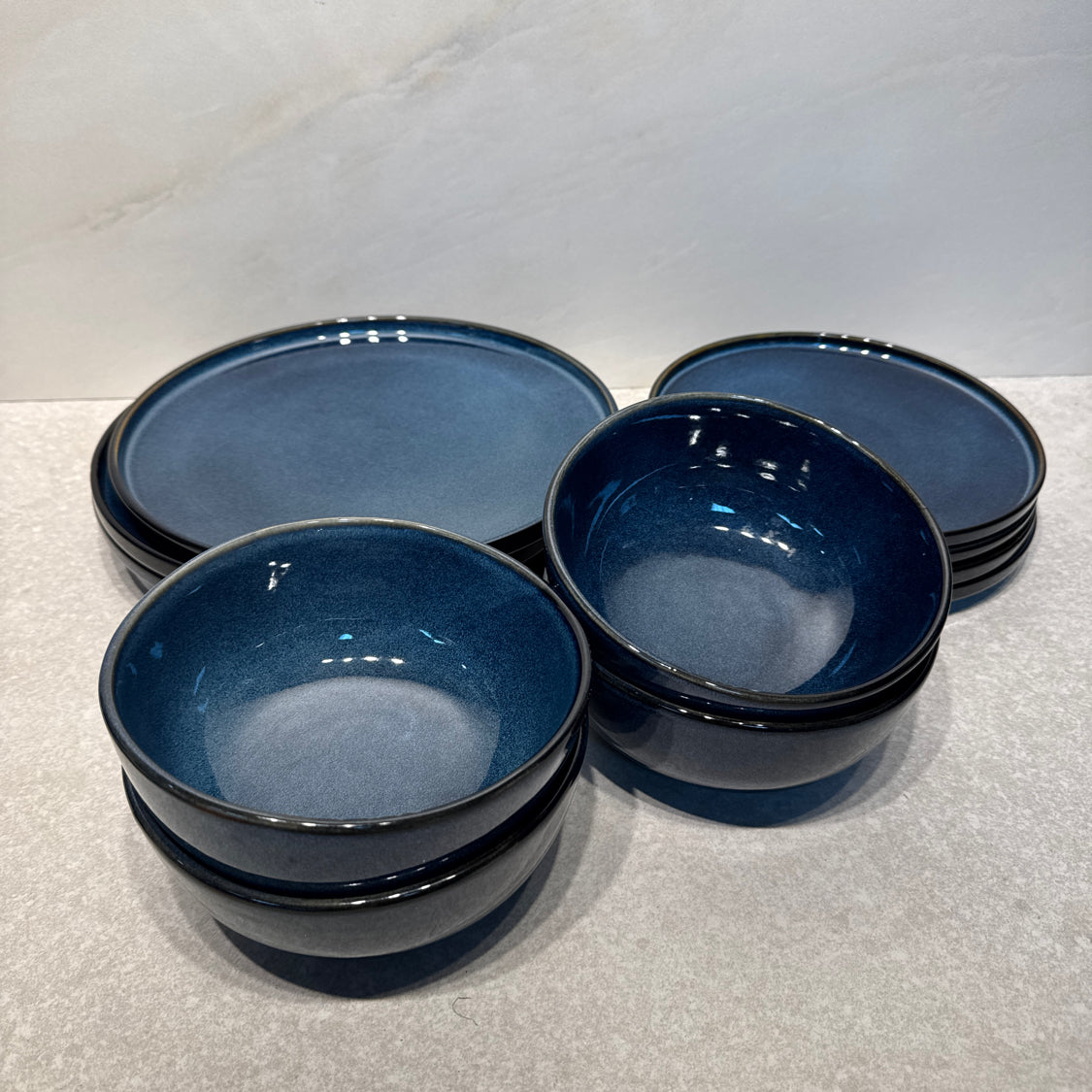 Set of 12 Vicray Dishes
