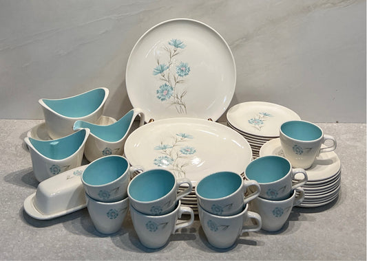 Taylor & Smith Boutonniere Dinnerware Set