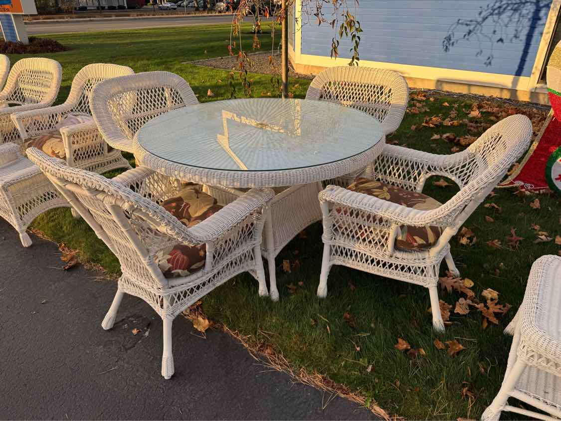 Wicker Table and4 Chairs