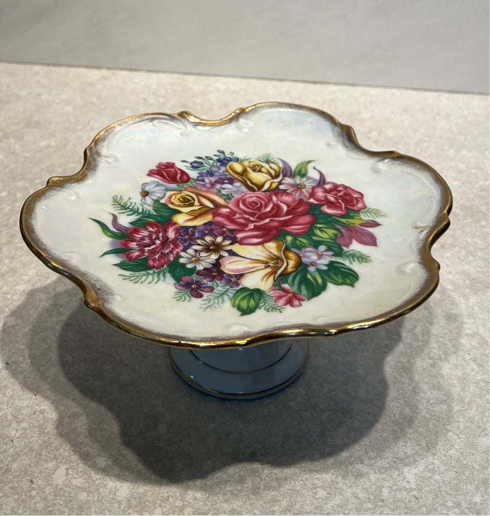 Pedestal Dish