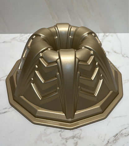 Williams Sonoma Marquee Bundt Pan