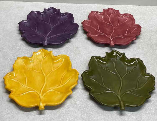 Se of 4 Leaf Plates