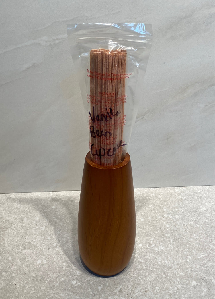 Wood Vase With Vanilla Bean Cupcake Scent