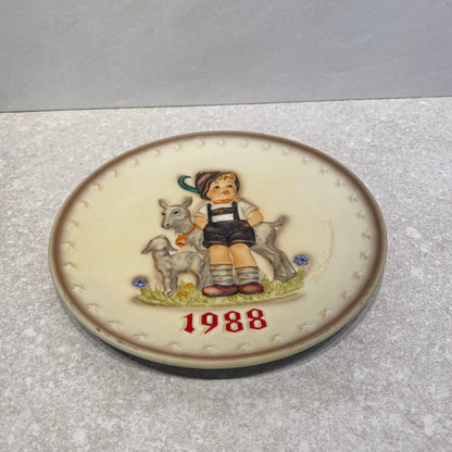 Hummel Plate